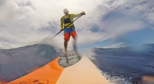 Stand-Up-Paddling-in-the-ocean